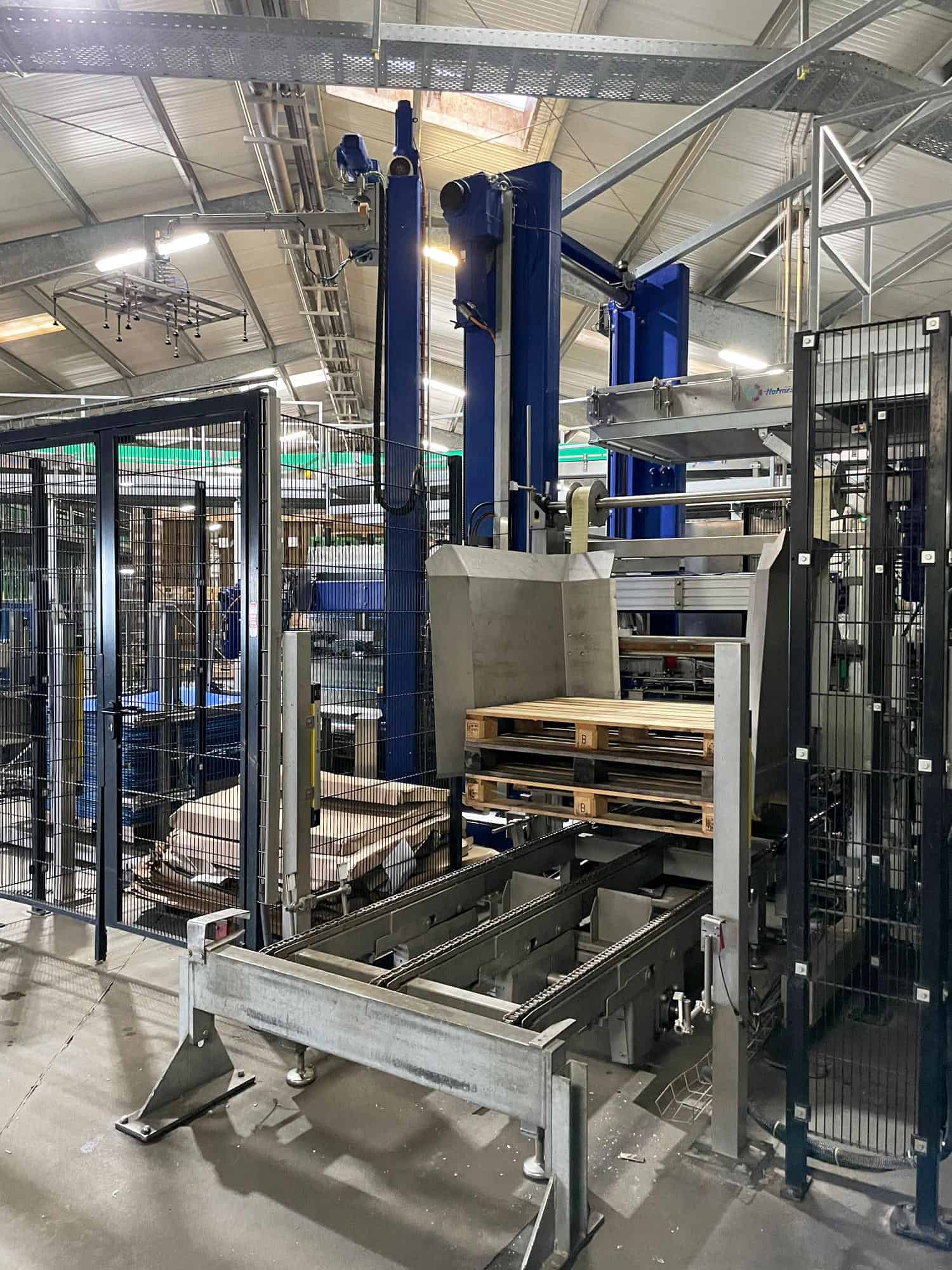 المنظر الأيمن من BMS Unipal 202 