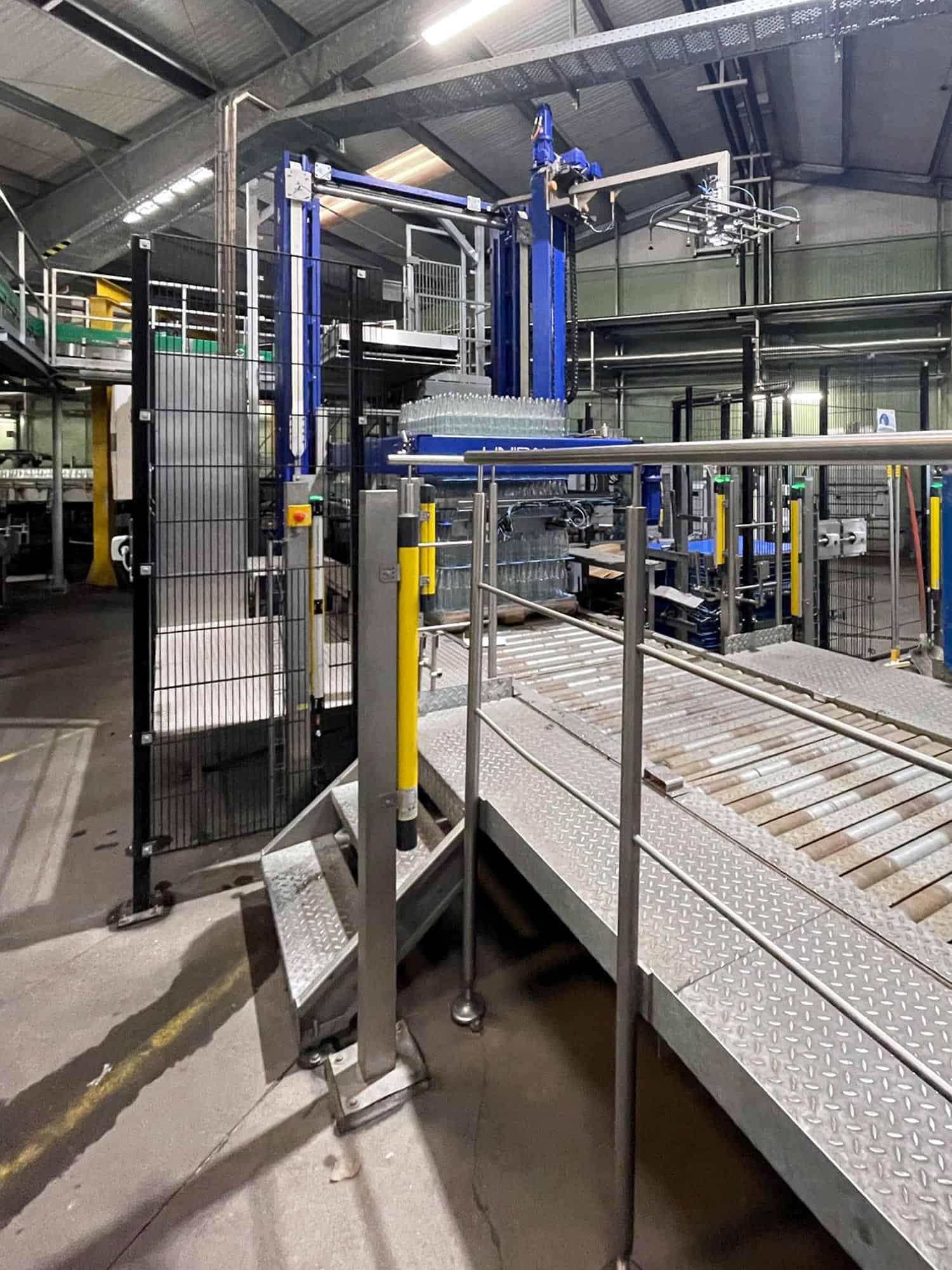 منظر جانبي ل BMS Unipal 202 