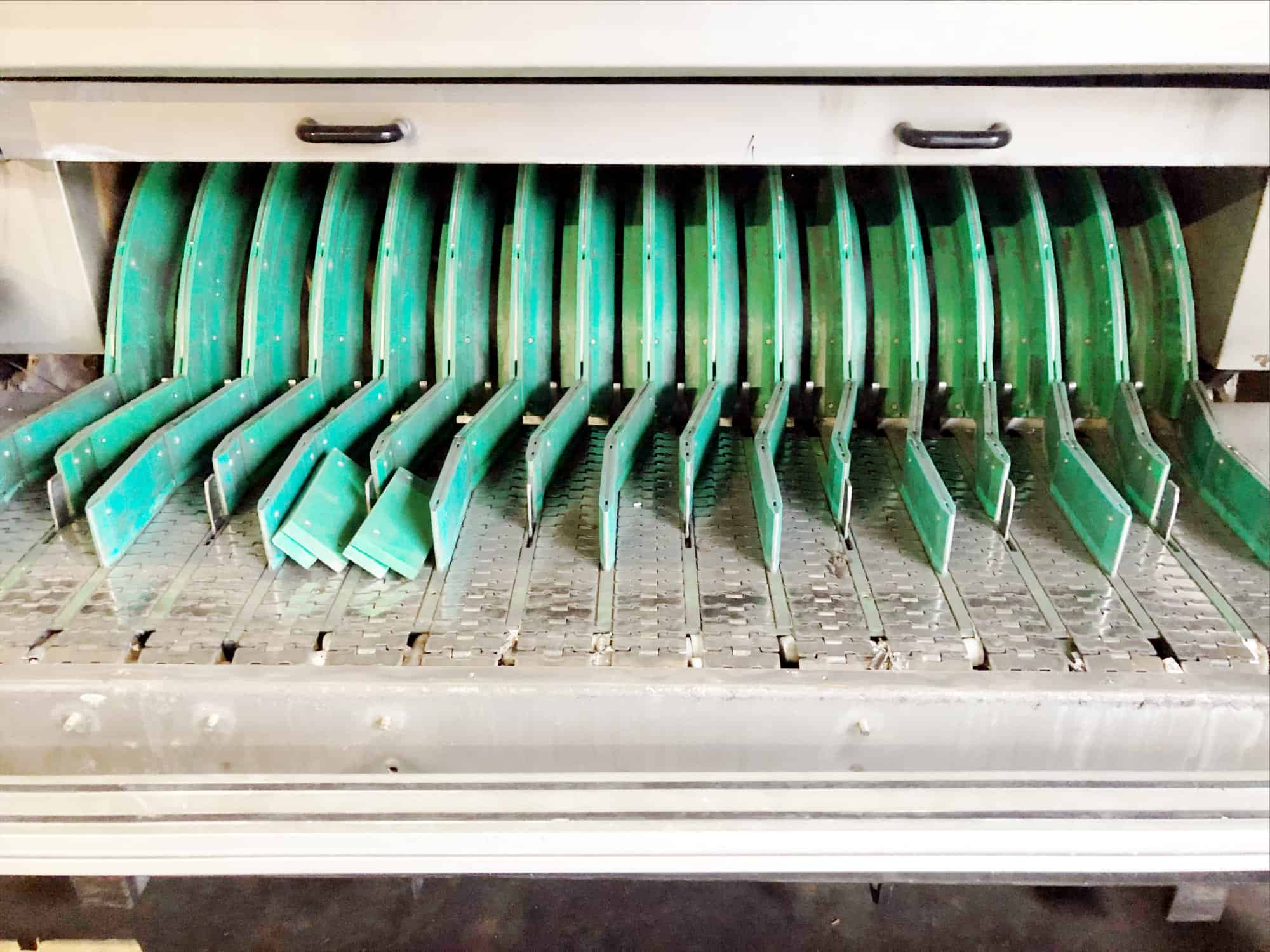 غرفة عمل GM Gera Gera NAGEMA Arcade DS 02 / 102 / 16 Conti 