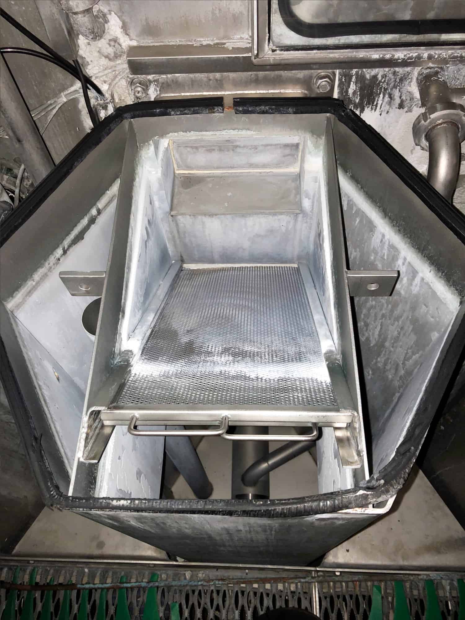 منظر جانبي لجنرال موتورز جيرا ناجيما أركيد DS 02 / 102 / 16 كونتي 