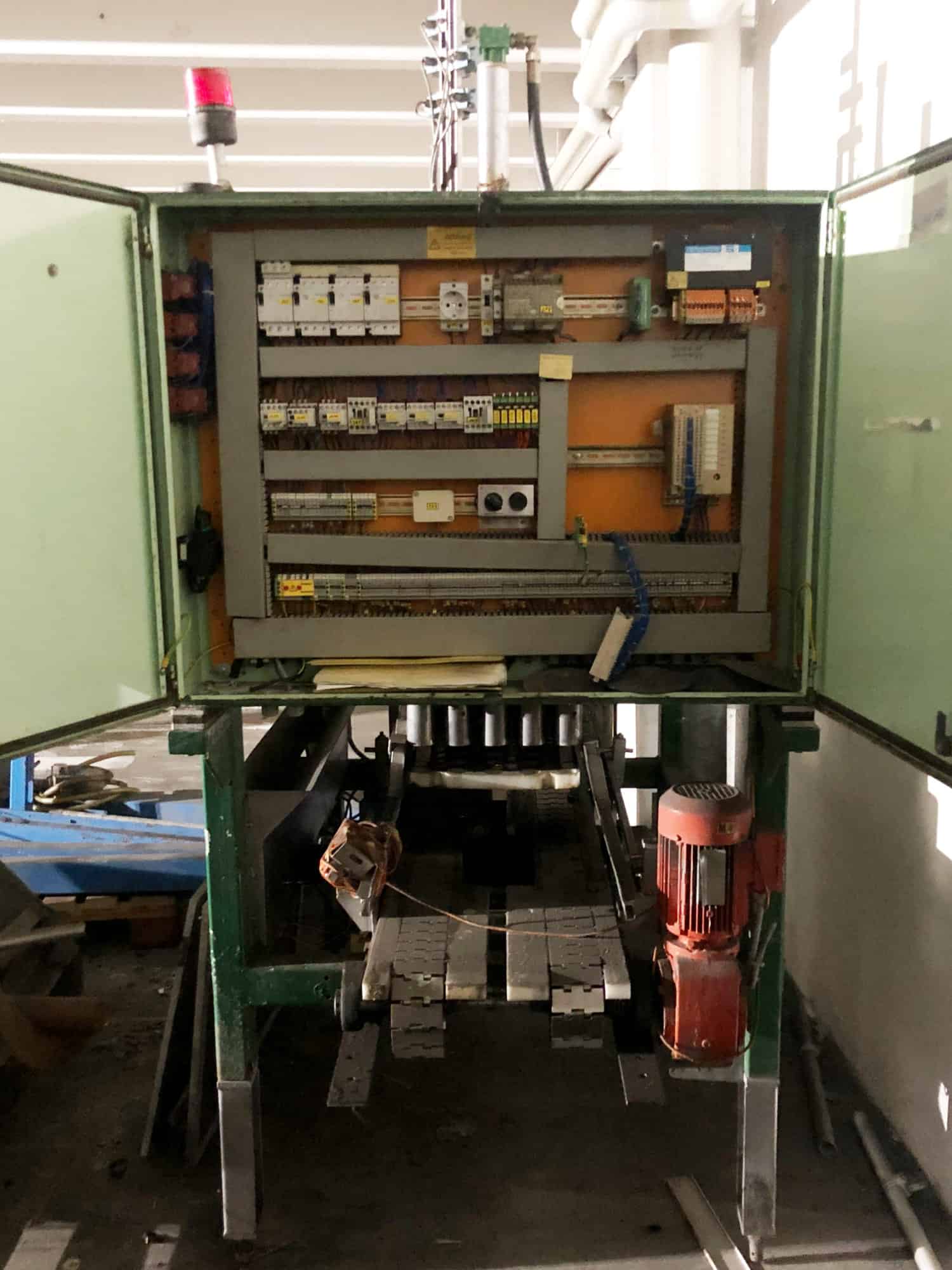 منظر خلفي لحلبة التزلج KM 670/2K 