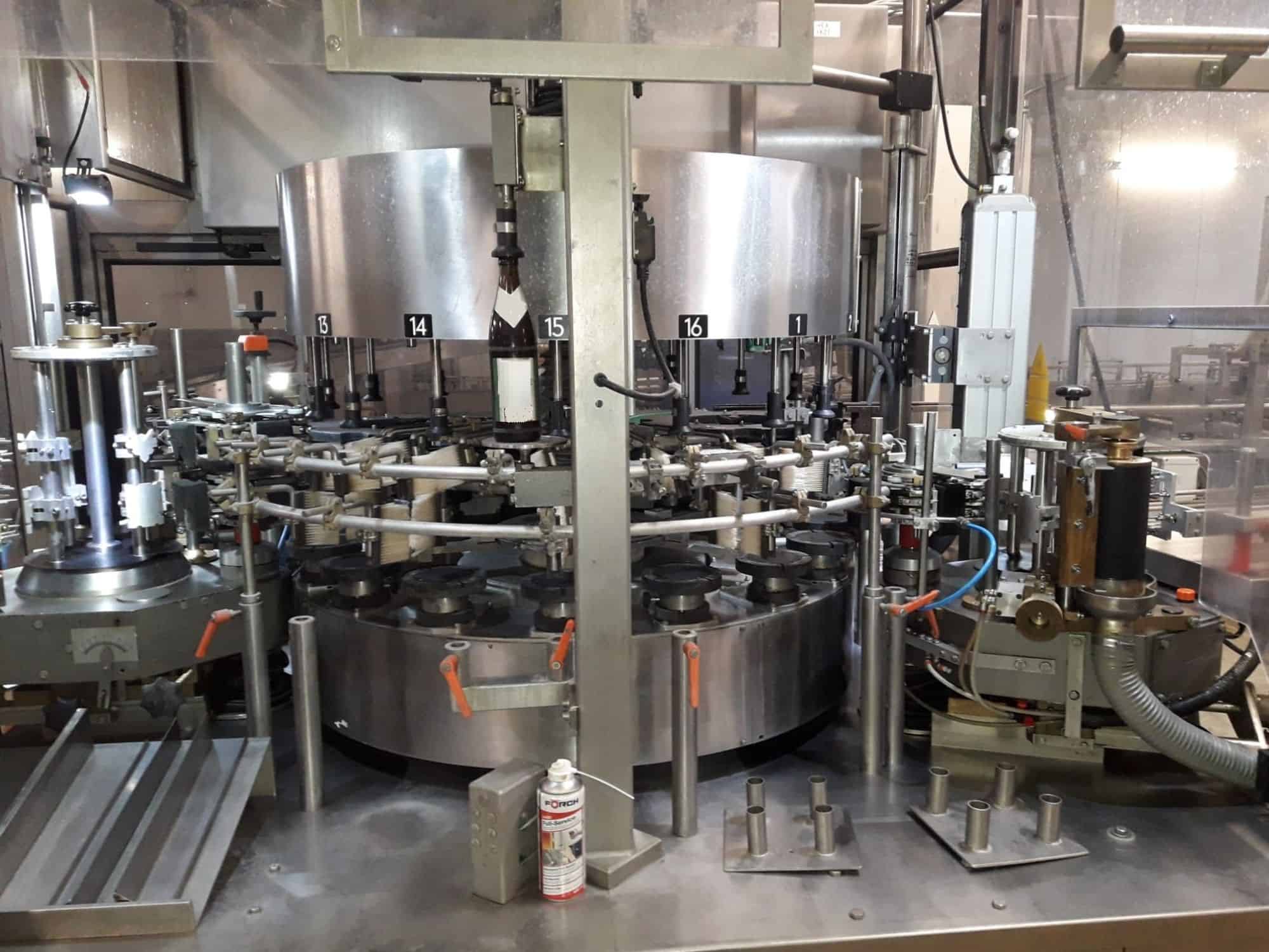 غرفة العمل في KHS Innoket Roland 16/4 H 