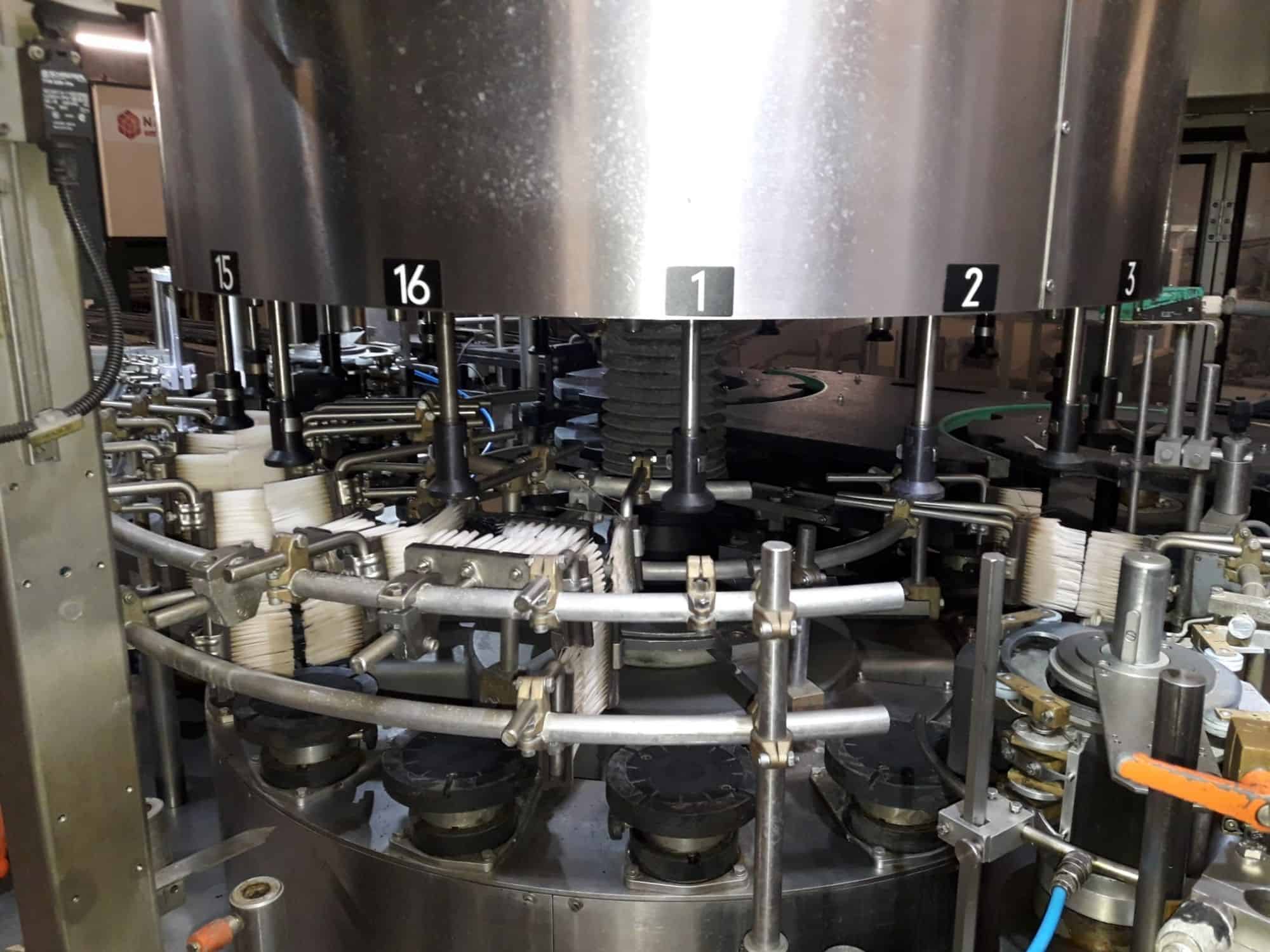 غرفة العمل في KHS Innoket Roland 16/4 H 