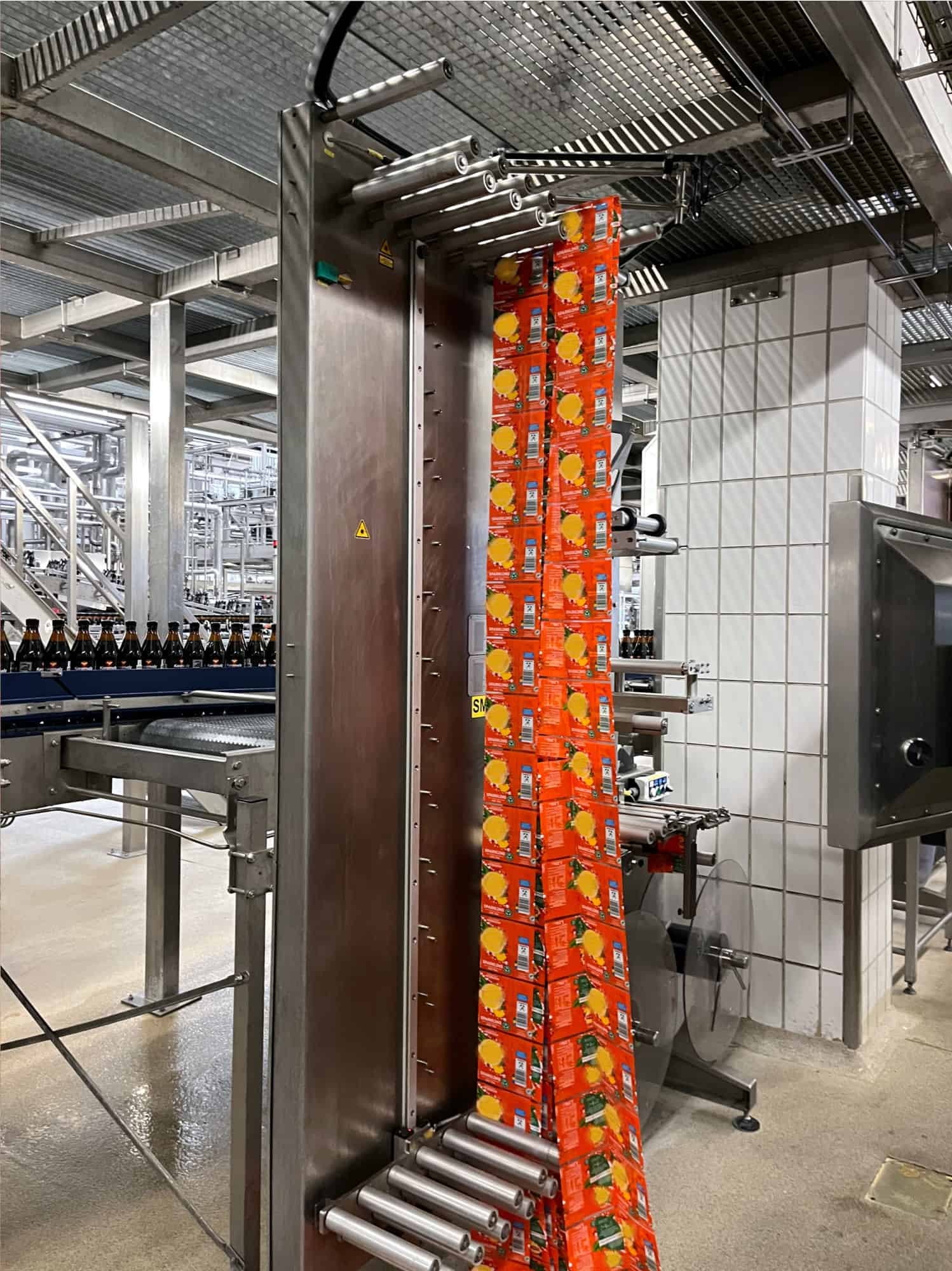 تفاصيل Krones Sleevematic M2 + Shrinkmat 5000 من Krones 