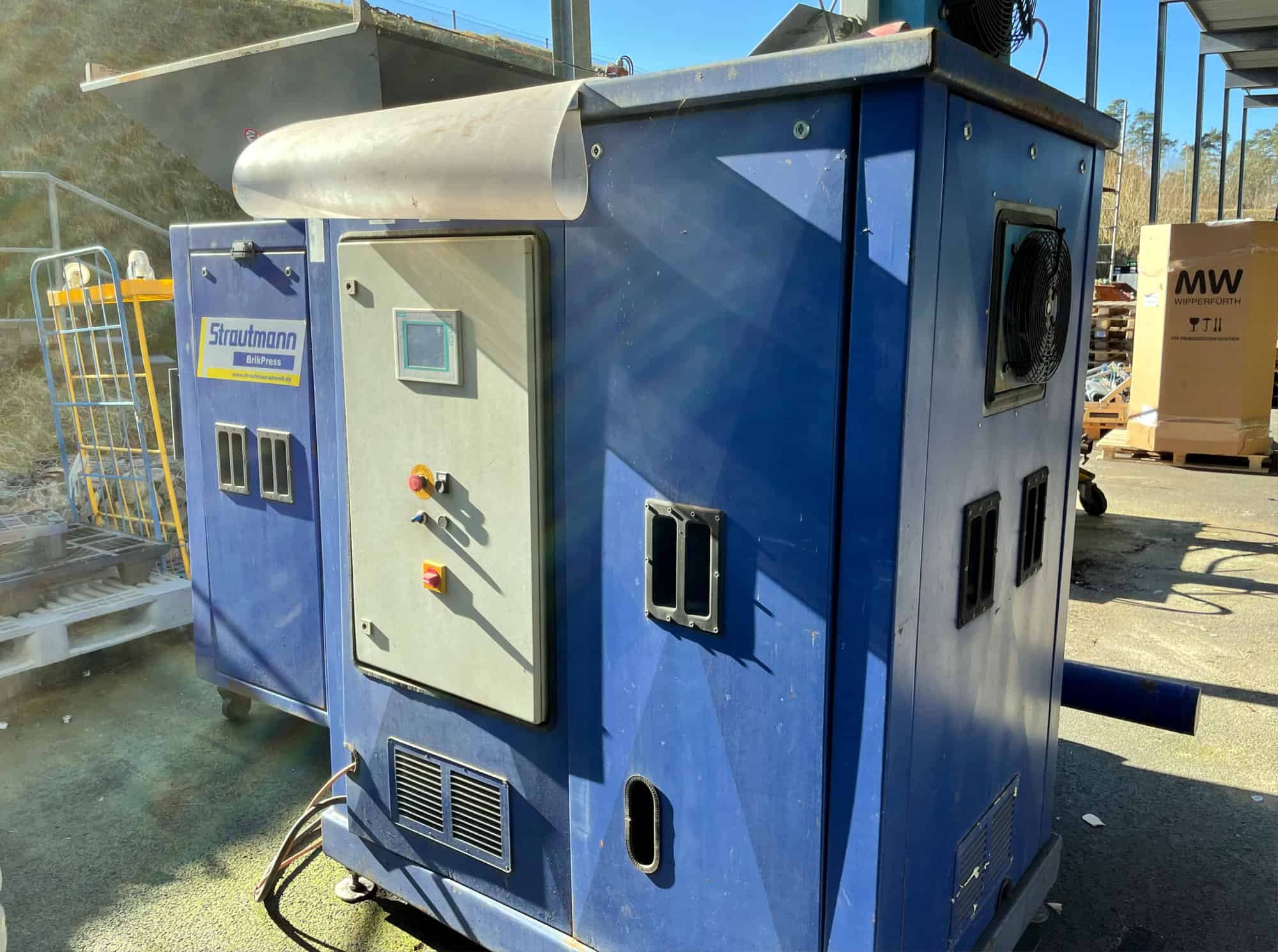 المنظر الأيمن لـ Strautmann BrikPress 080 SP ES 