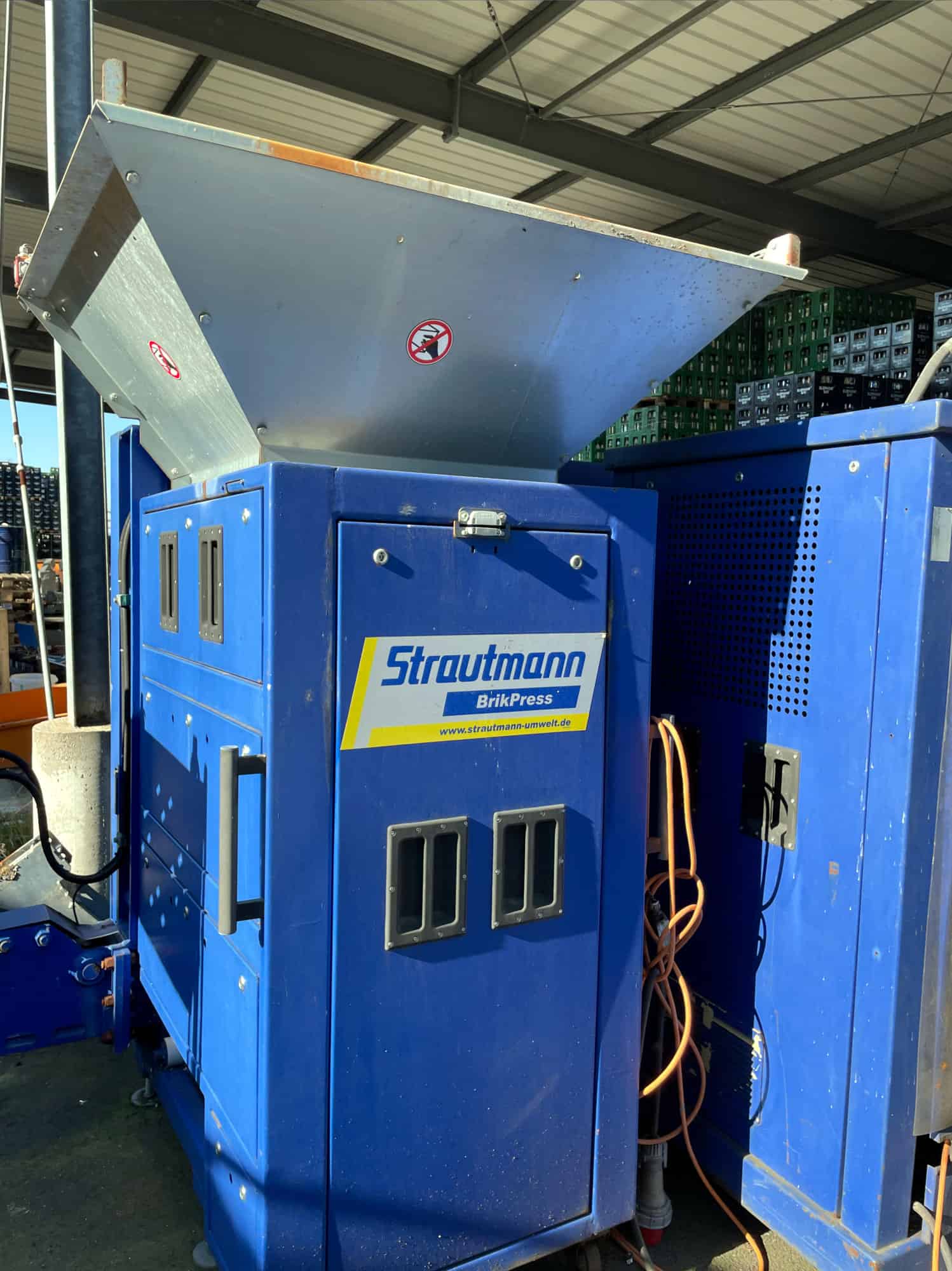 منظر جانبي لـ Strautmann BrikPress 080 SP ES 