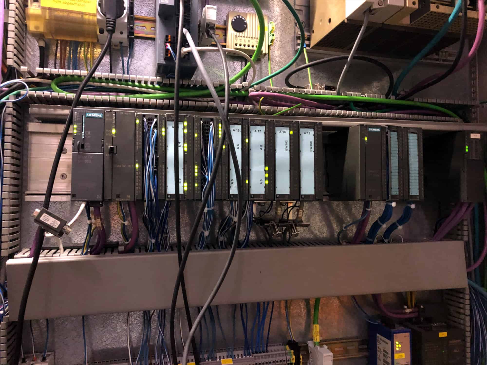 منظر خلفي ل SEMA 5242-02 