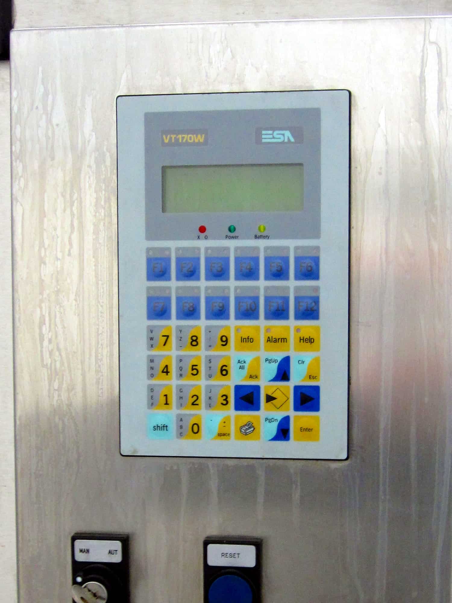 وحدة التحكم في Ave 24 