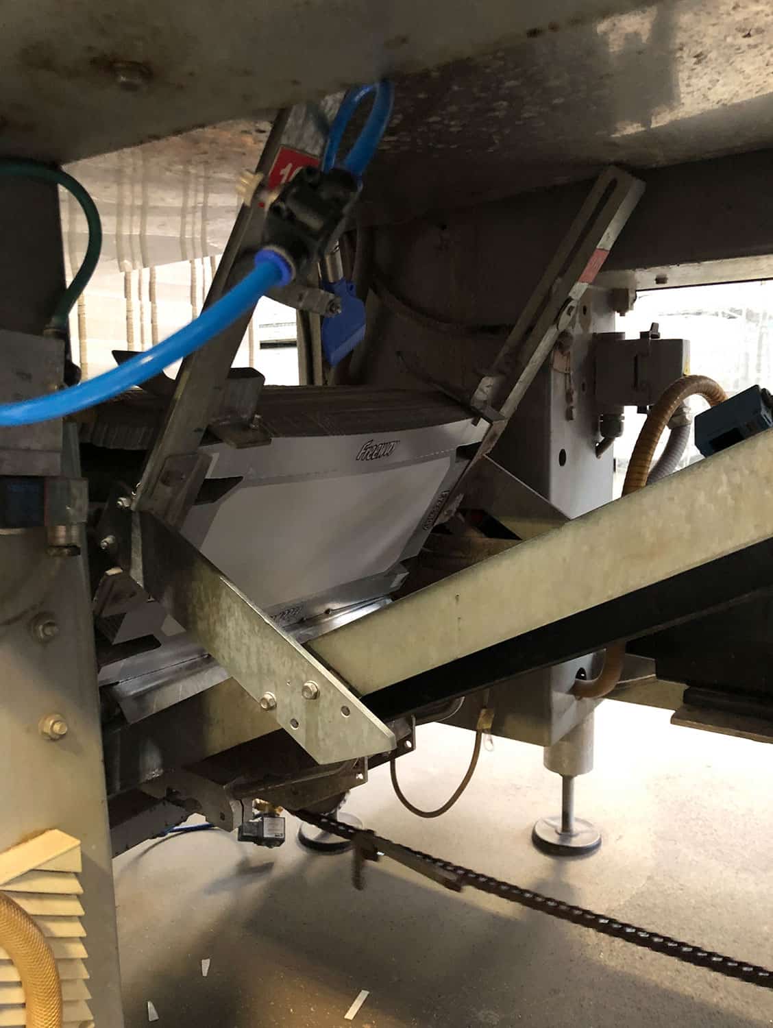 تفاصيل باومر V70/33 