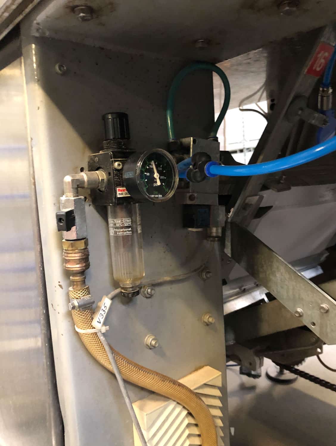 تفاصيل باومر V70/33 