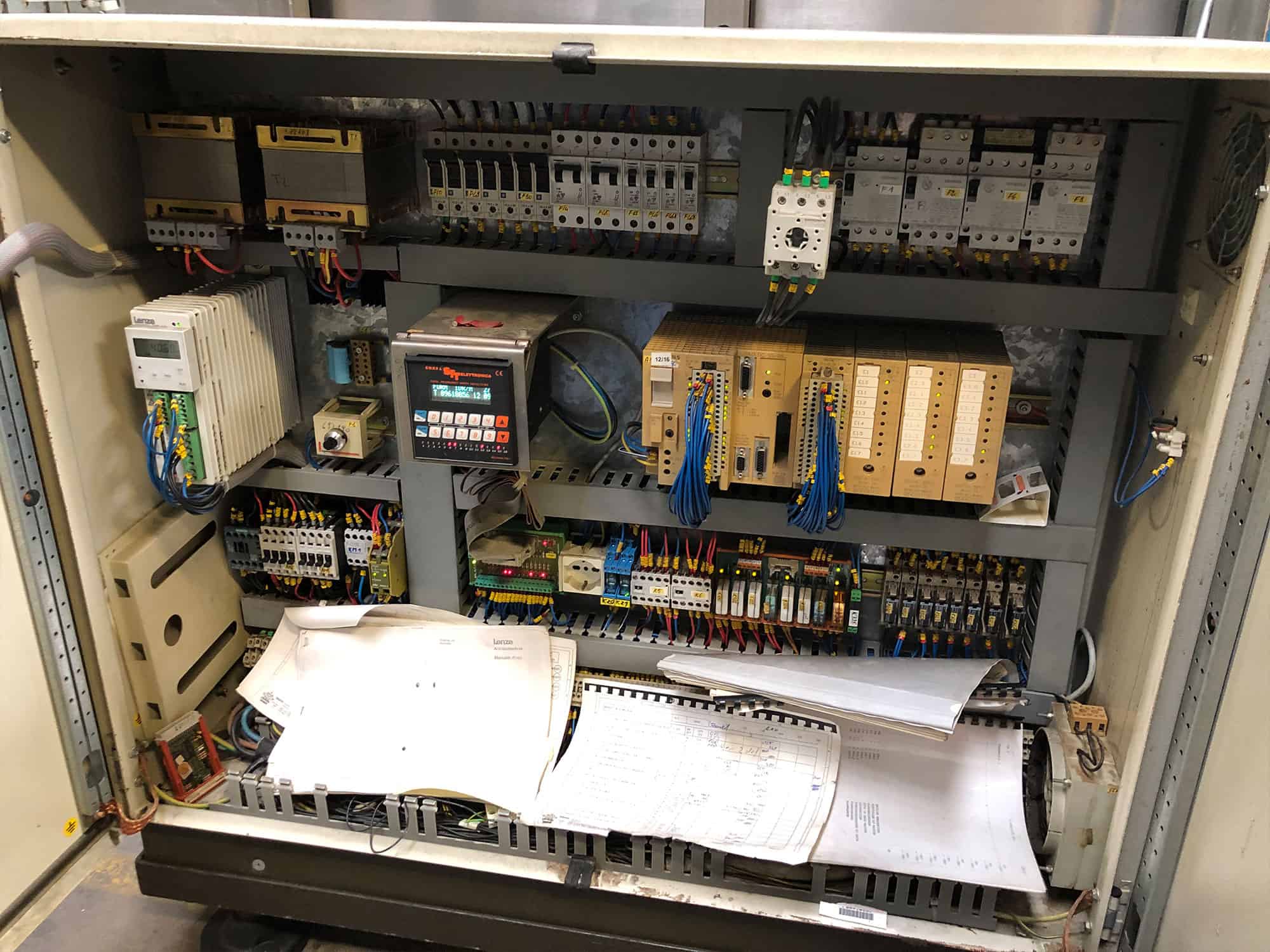 منظر خلفي لباومر V70/33 