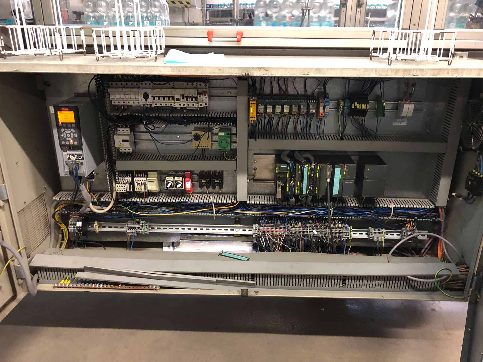 تفاصيل ديماك V25V V25V 